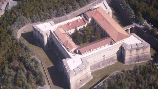 El Forte spagnolo se encuentra en la ciudad italiana de L'Aquila (en la región Abruzos).